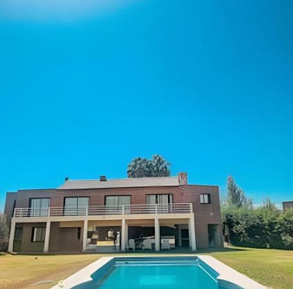 Beautiful Mansion w/Pool&Jacuzzi-Gated Community