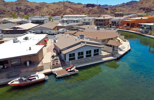 Beautiful Moovalya Keys Waterfront - 3 bed/3 bath with boat dock