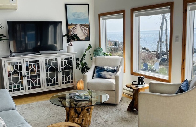 Beautiful Oceanfront home steps to Summerville beach