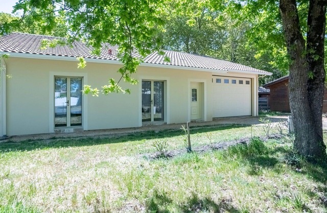 Beautiful private villa for 10 guests with A/C, WIFI, TV, terrace and pets allowed