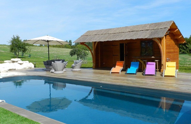 Beautiful private villa for 8 guests with WIFI, private pool, TV, terrace and pets allowed