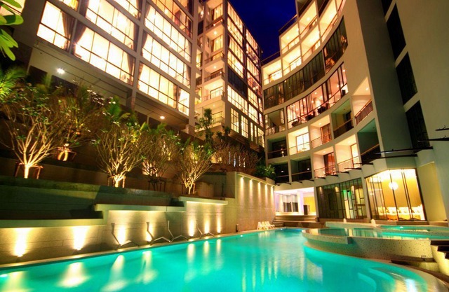 Beautiful Penthouse Apartment with Mountain Views