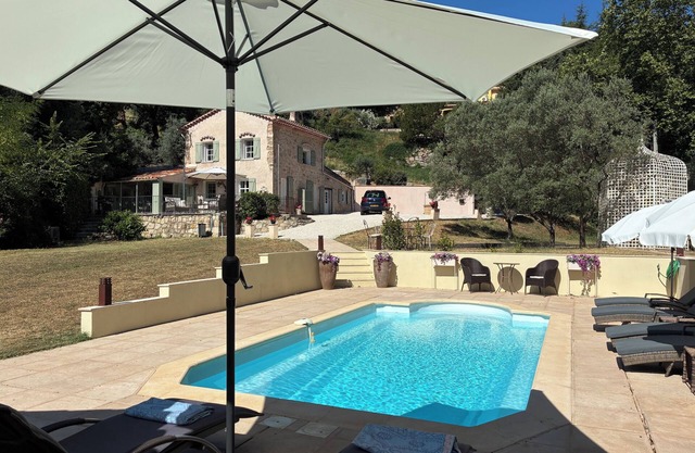 Beautiful period villa with pool and modern amenities. 10 mins walk from village
