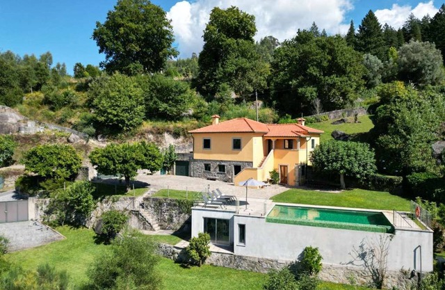 Beautiful Ponte de Lima Villa | 4 Bedrooms | Villa Hermosa Vista | Private Pool.