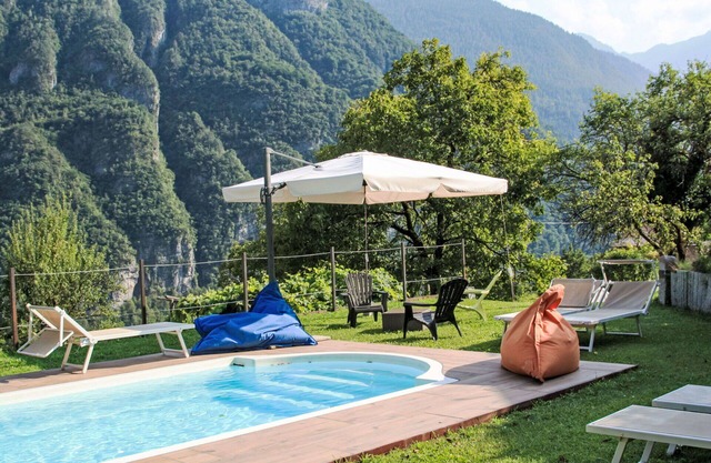 Beautiful private villa with WIFI, private pool, TV, patio, pets allowed and panoramic view