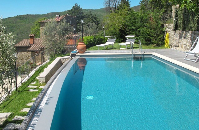 Beautiful private villa for 6 guests with private pool, TV and terrace
