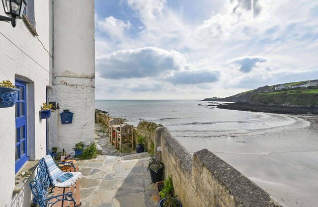 Beautiful private villa for 4 guests with WIFI, TV, patio and pets allowed
