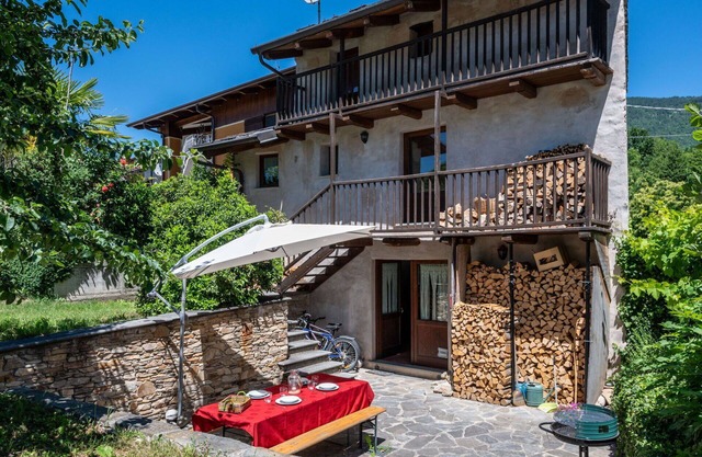 Beautiful private villa for 4 guests with WIFI, TV and patio