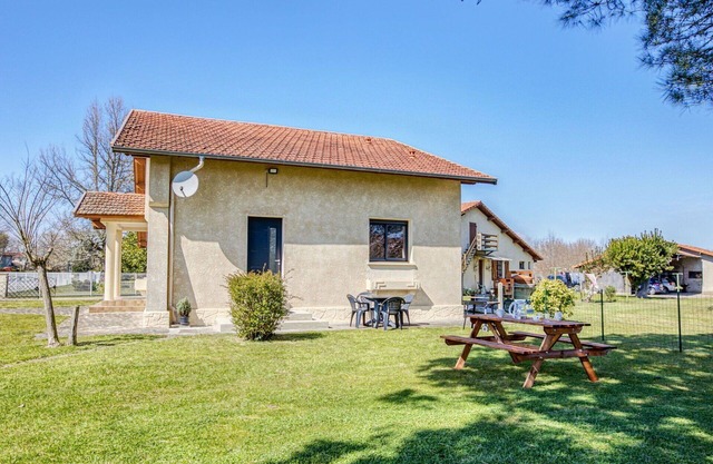 Beautiful private villa for 4 people with WIFI, TV, terrace and pets allowed