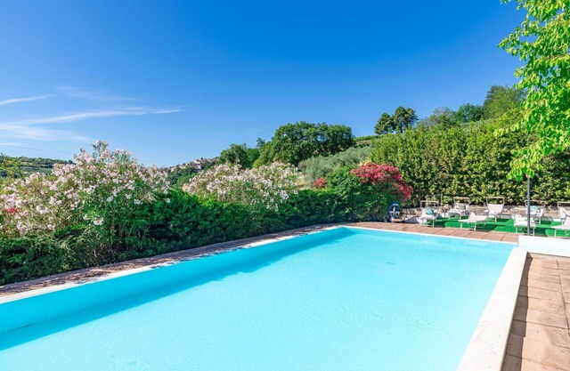 Beautiful private villa with WIFI, private pool, TV, patio, pets allowed and panoramic view