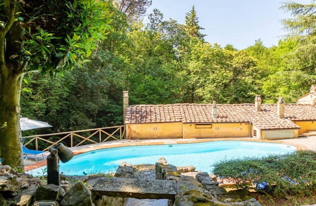 Beautiful private villa for 5 people with WIFI, private pool, TV, veranda and panoramic view