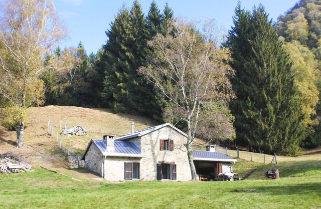 Beautiful private villa for 6 people with TV, patio, pets allowed, panoramic view and parking