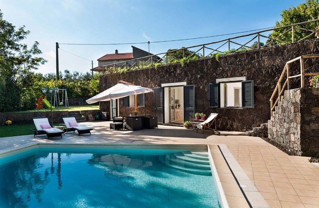 Beautiful private villa for 4 guests with private pool, A/C, WIFI, TV and terrace