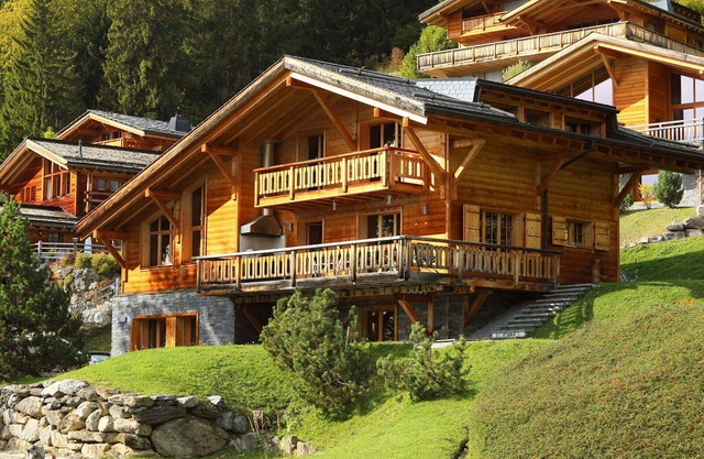 Beautiful private villa for 8 people with hot tub, WIFI, TV, terrace and pets allowed