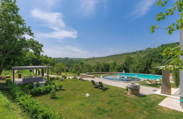 Beautiful private villa for 6 people with A/C, private pool, WIFI, terrace and pets allowed