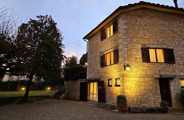 Beautiful private villa for 7 guests with WIFI, private pool, TV and veranda