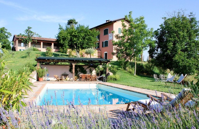 Beautiful private villa for 14 guests with private pool, WIFI, A/C, TV, patio and panoramic view