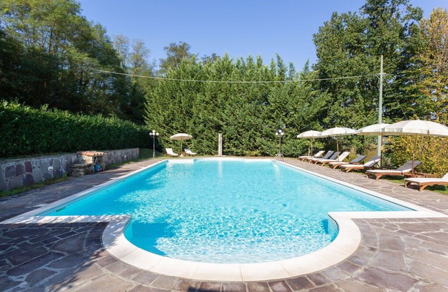 Beautiful private villa for 20 people with sauna, WIFI, private pool, TV, patio and panoramic view