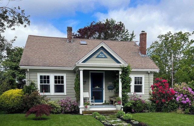 Beautiful Property, well maintained, near mansions & beach, private kitchen