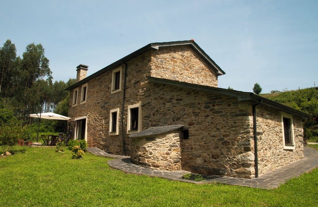 Beautiful renovated watermill minutes from the beach. Pets welcome!