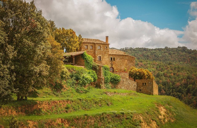 Beautiful renovated farmhouse very close to Barcelona