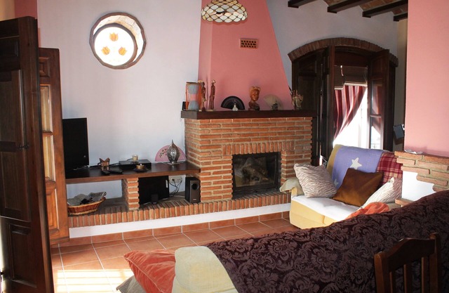 Beautiful restored house in central Alora with spectacular views from private