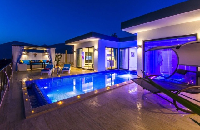 Beautiful Romantic Honeymoon Villa with Secluded Outdoor Pool