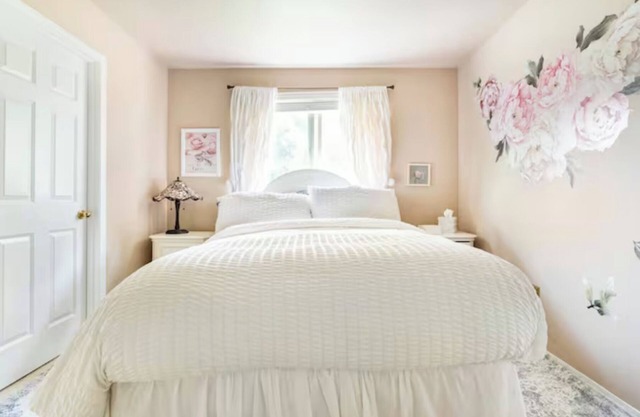 BEAUTIFUL ROOM FOREST VIEW