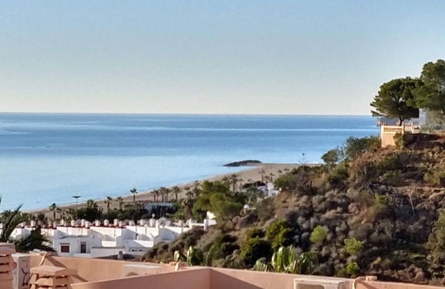 Beautiful sea-view apartment a few minutes from the beach and facilities