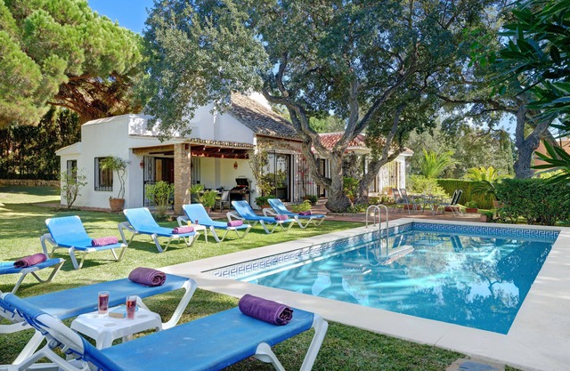 Beautiful secluded house with private pool and garden