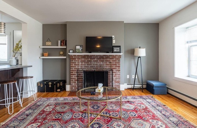 Beautiful & Spacious Apt, AC