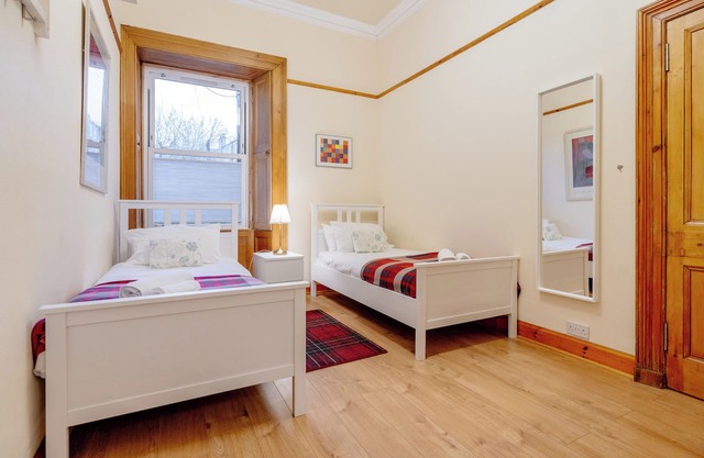 beautiful- spacious ground floor newington flat