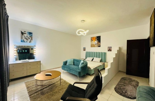 Beautiful Studio in villa Dubai Burj Khalifah View