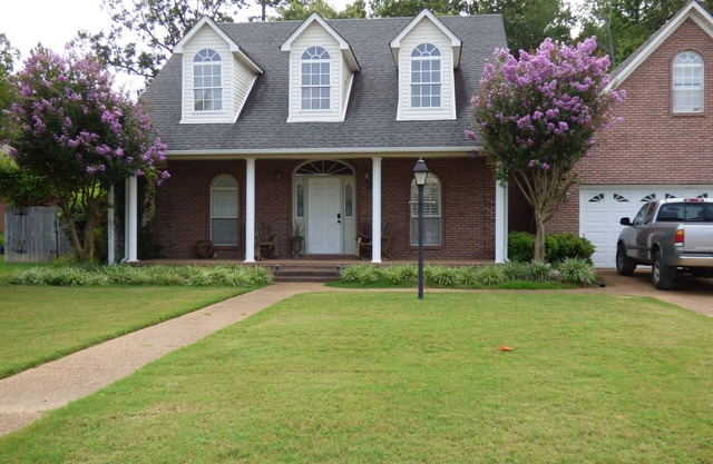 Beautiful "Twelve Oaks" home