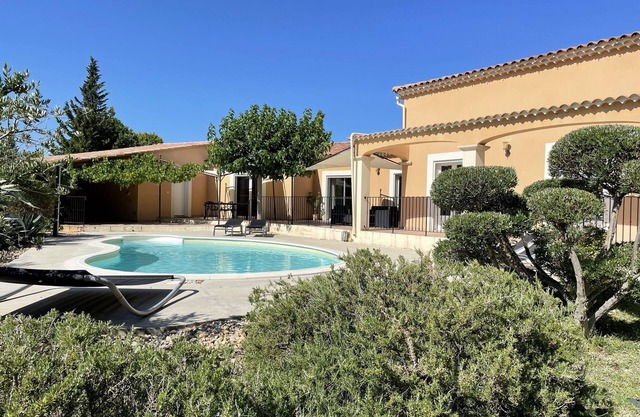 Beautiful Villa in Provence near the most beautiful villages of the Luberon and Golf
