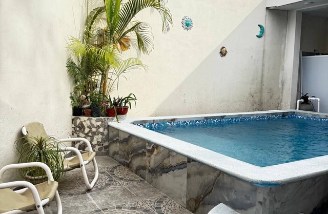 BEAUTIFUL VACATION HOME! (Pet friendly), 20 min from downtown and beaches.