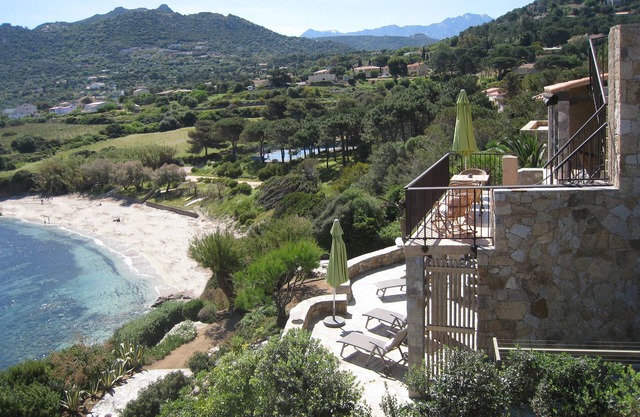 Beautiful vacation home by the sea with direct access to the sea, near Ile Rousse