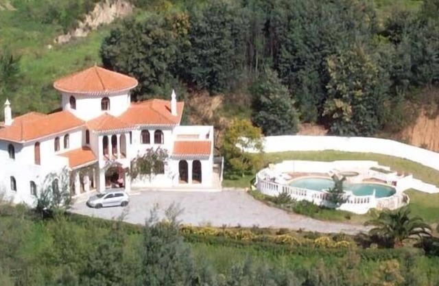 Beautiful Villa with private pool & extensive grounds near Portimao/Alvor