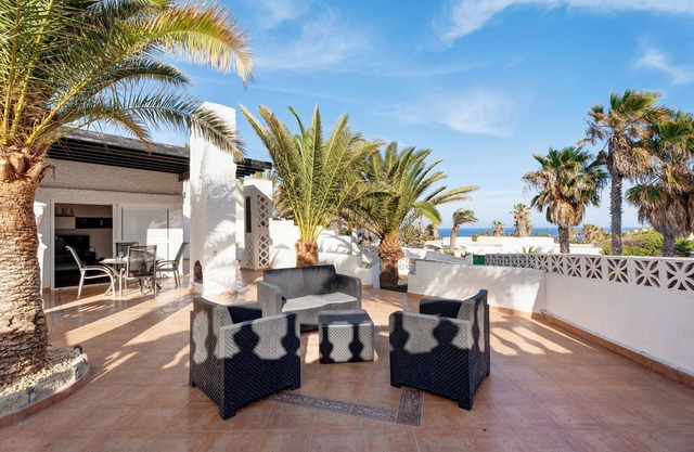 Beautiful 'Villa Duque Poris' with Sea View, Pool, Garden & Wi-Fi