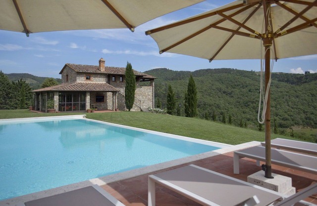 Beautiful villa for 16 people with WIFI, private pool, A/C, TV, patio and panoramic view