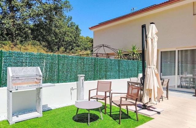 Beautiful villa for 4 people with A/C, WIFI, TV, patio and pets allowed