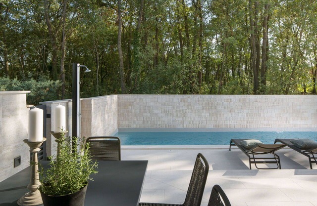 Beautiful villa for 10 guests with WIFI, A/C, private pool, TV and terrace