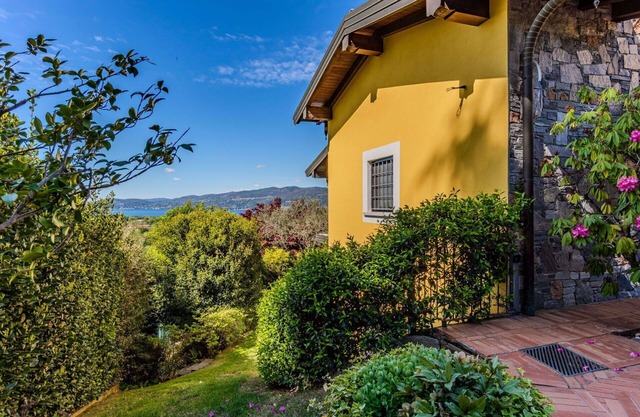 Beautiful villa for 6 people with WIFI, A/C and TV