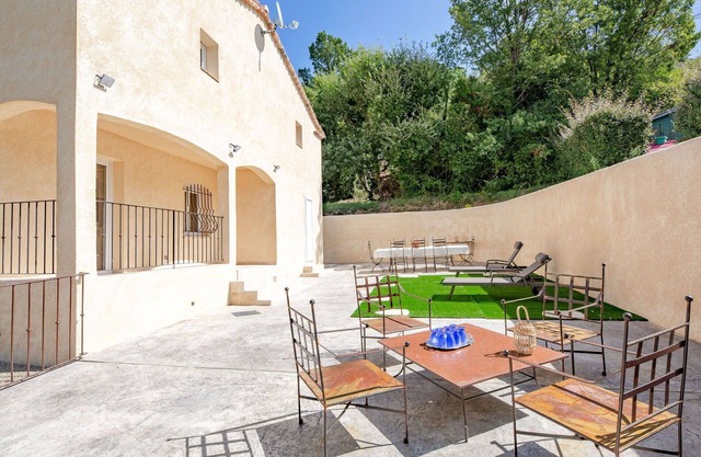 Beautiful villa for 8 people with WIFI, TV, terrace and pets allowed