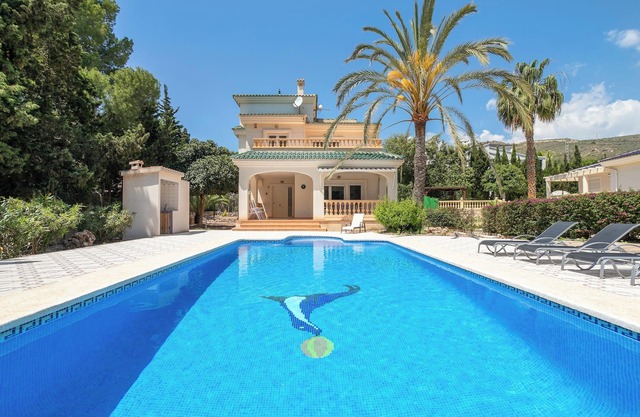 Beautiful Villa Fortuna for 8 with Private Pool, Terrace & Wi-Fi
