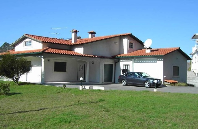 Beautiful VILLA, NAZARE`35KM near Vieira Beach, beach at 6 minutes