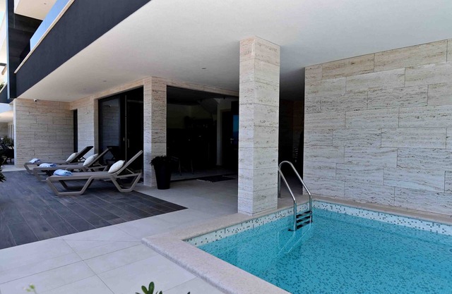 Beautiful Villa near centar of town for 6 person A