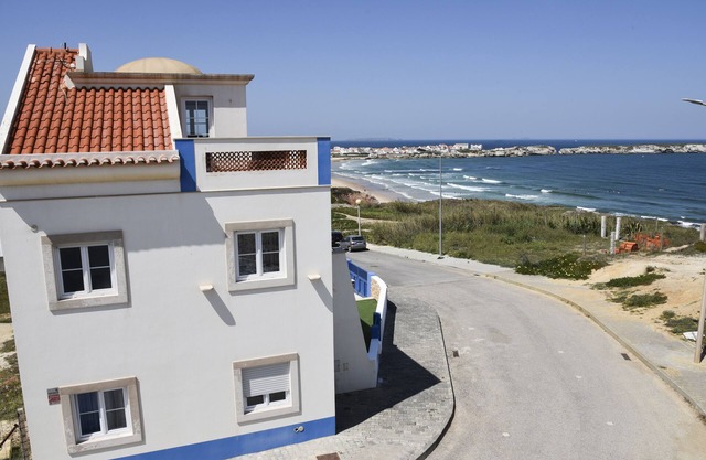 Beautiful villa on Baleal Beach CL