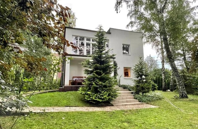 Beautiful villa with garden in Milanówek