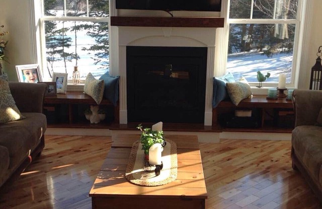 Beautiful water's edge 2 bedroom vacation home